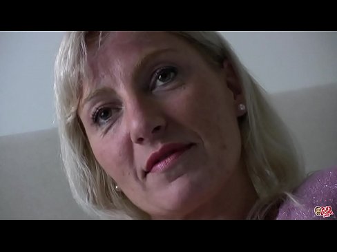 ❤️ Hepimizin becerdiği anne... Hanımefendi, kendinize gelin! ❤️ Seks videosu bizde