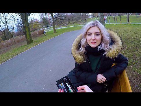 ❤️ Para için bir yabancının sıcak boşalmasını yutar - parkta Eva Elfie tarafından oral seks ❤️ Seks videosu bizde